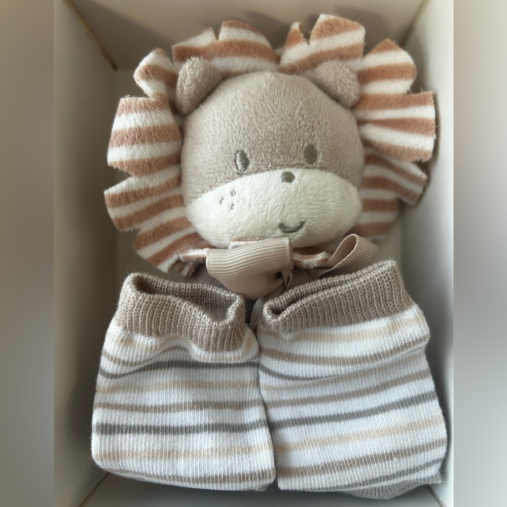 Lion Ring Rattle w/ Socks Gift Set